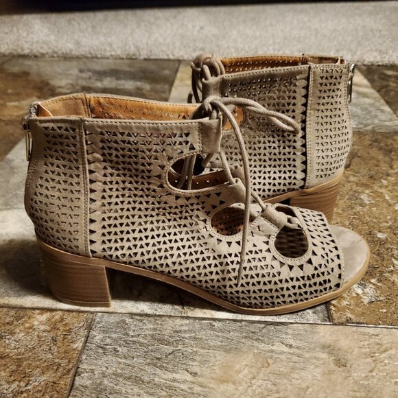 BKE Kinni Sandals Brown Stacked Heel Back Zipper Lace Up Cutout Womens 8.5 Brown - Picture 2 of 6